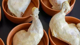 Как приготовить курицу без плиты и посуды: необычный рецепт удивил Сеть