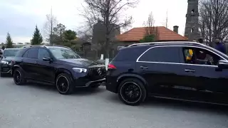 Кадыров подарил "дорогим младшим братьям" автомобили Mercedes