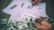 Курс доллара продолжает расти