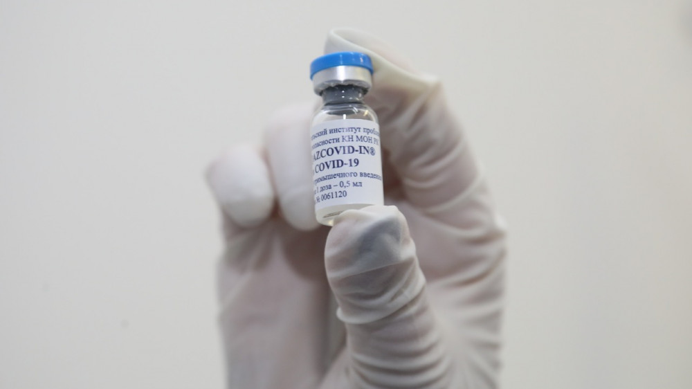 Казахстанскую вакцину QazCovid-In будут выпускать под брендом QazVac