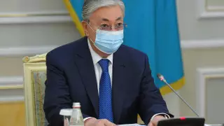 Токаев призвал казахстанцев привиться при первой возможности