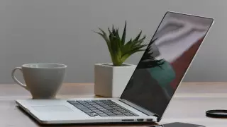 Apple годами сознательно продавала бракованные MacBook Pro - СМИ