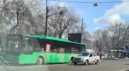 У автобуса на ходу вылетело колесо в Алматы