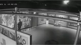 Посетители музея случайно испортили картину за 500 тысяч долларов