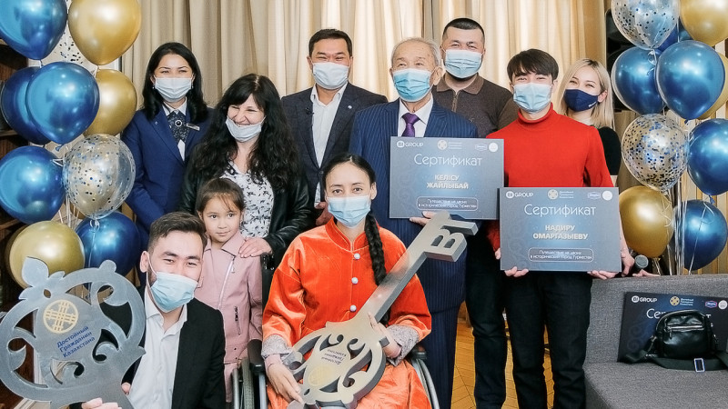 Победителей конкурса "Достойный гражданин Казахстана" наградили квартирами