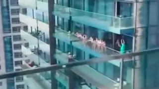 Россиянки оказались среди задержанных за обнаженную съемку в Дубае