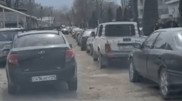 На "растаявшие" дороги массово жалуются алматинцы