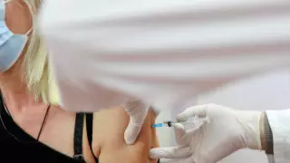 "Бесполезность" вакцины от коронавируса обсуждают в Казнете