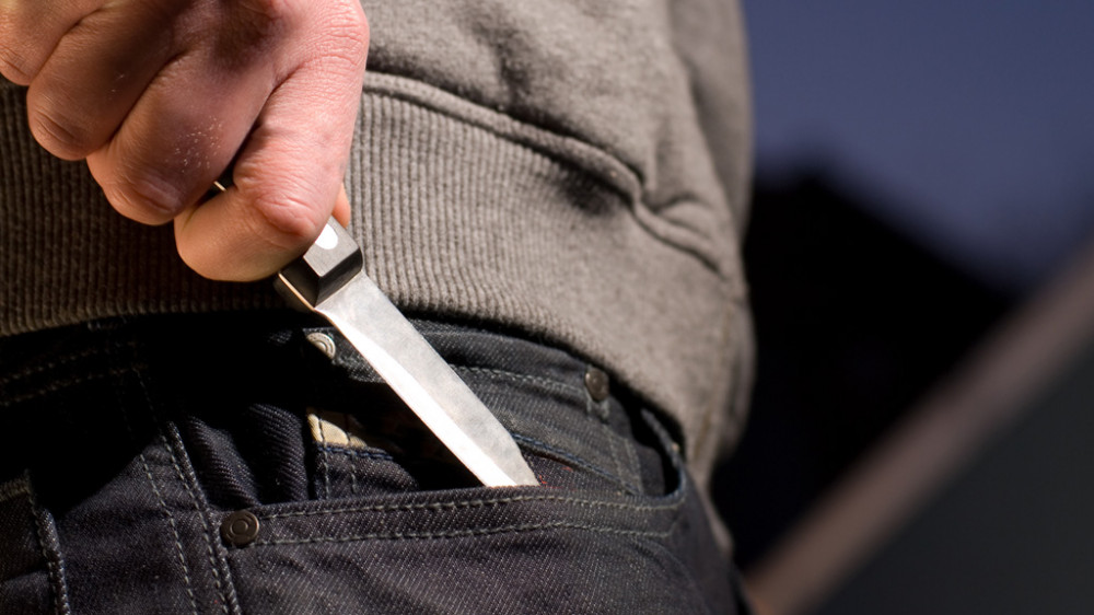 В Петропавловске мужчина с ножом напал на молодую девушку