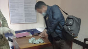 "Заметили нервозность". Узбекистанца с 88 тысячами долларов задержали на границе