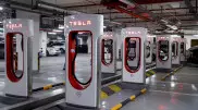 Tesla построит самую большую в мире зарядную станцию