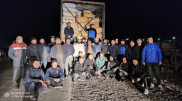 Жители Жанаозена пришли на помощь попавшим в беду турецким дальнобойщикам