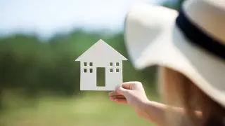 Женскую ипотеку запустят в Казахстане с 12 апреля