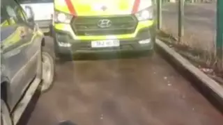 Lexus мешал проехать скорой  в Алматинской области: водителя накажут