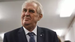 Президент Чехии будет передвигаться на инвалидной коляске - СМИ