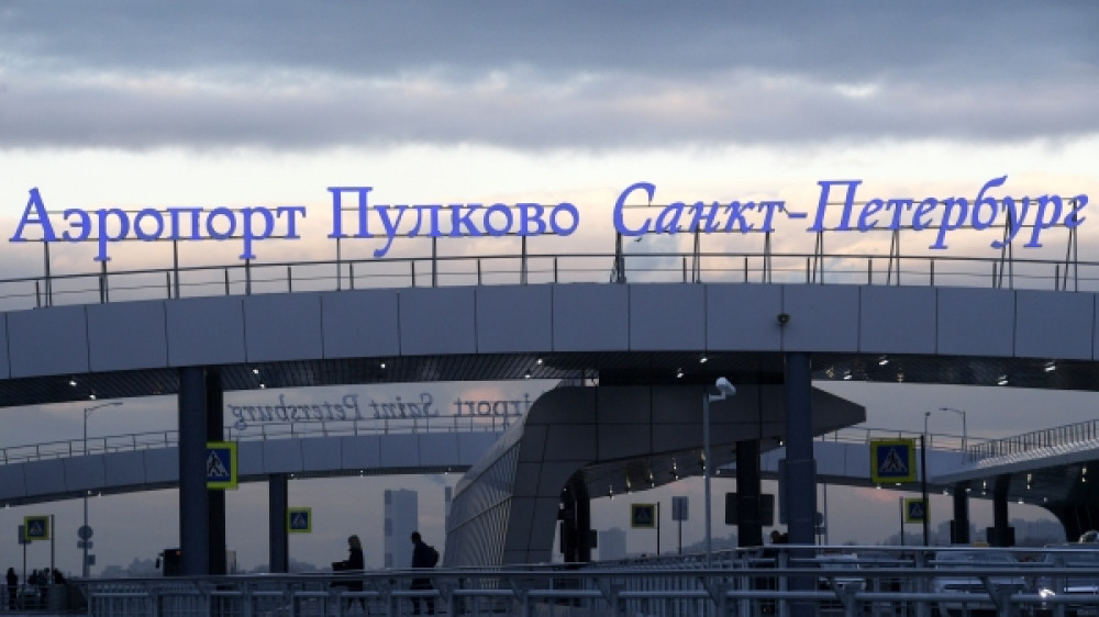 15-летнюю казахстанку вторые сутки не выпускают из аэропорта в Санкт-Петербурге