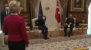 Отставки главы Евросовета потребовали после скандала с креслами в Анкаре