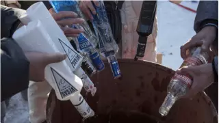 Алкоголь изъяли из магазинов и уничтожили в нескольких селах Павлодарской области