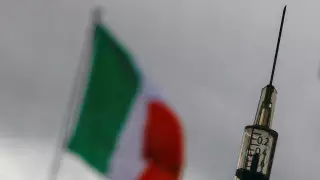 Итальянскую мафию заподозрили в махинациях с вакцинами