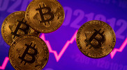 Биткоин обновил исторический рекорд: 62,7 тысячи долларов