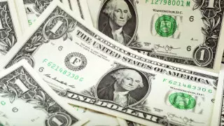 Нацбанк установил официальный курс доллара на 14 апреля