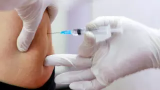 "Нефтяники отказываются от вакцинации". Информацию прокомментировали в ТШО