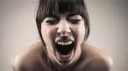 Названы 6 эмоций человека, которые передает крик