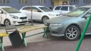 Авто без водителя едва не протаранило детскую площадку в Алматы