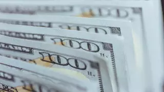 Установлен официальный курс доллара на выходные и понедельник