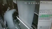 "Подравшегося" с лифтом астанчанина наказали