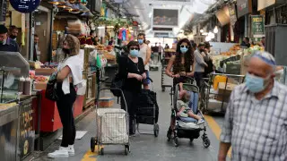 Масочный режим отменили в Израиле из-за низкой заболеваемости COVID-19