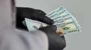 Фальшивые доллары продавали алматинцам