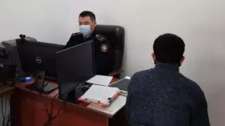 Работник банка украл часть кредита клиентки в Туркестанской области