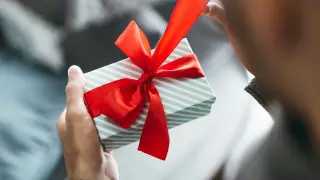 Опрос: Чего хотят мужчины на 7 Мая