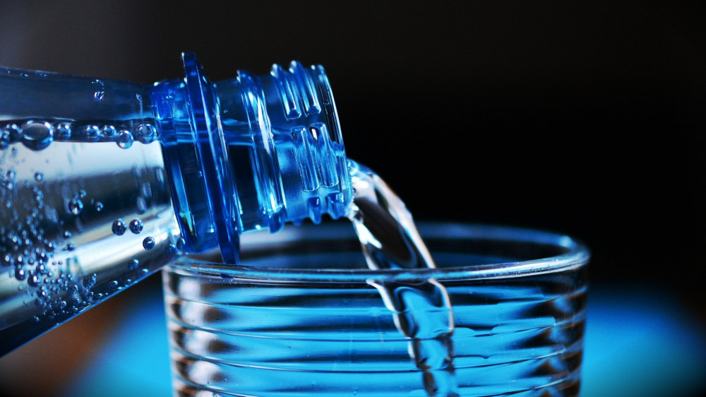 Ученые создали пластик, который полностью разлагается в воде