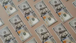 Установлен официальный курс доллара на 28 апреля