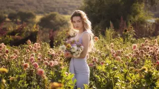 Названы лучшие места для цветочных фотосессий в Алматы