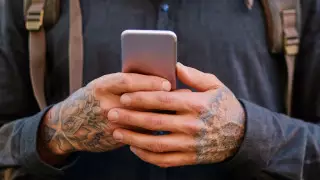 В Казахстане за условно осужденными будут следить через смартфоны