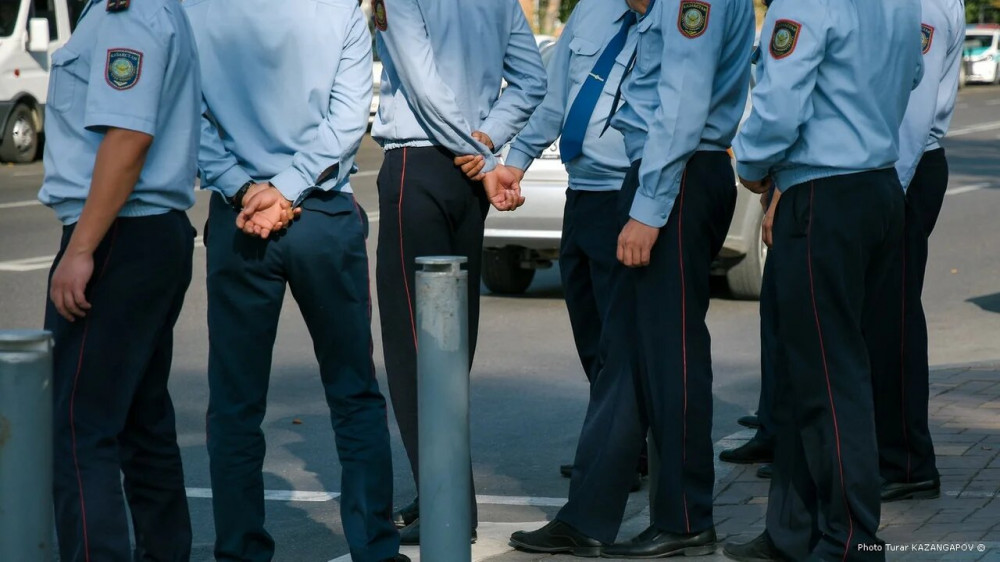 Полицейский выстрелил в коллегу во время ссоры в Алматинской области