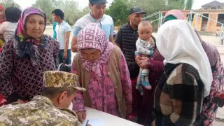 10 тысяч кыргызстанцев эвакуировали из "горячей точки"