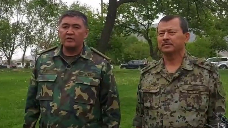 Руководители государственных комитетов национальной безопасности (ГКНБ) Кыргызстана и Таджикистана Камчыбек Ташиев и Саймумин Ятимов