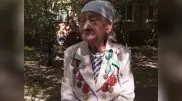 100-летнюю бабушку-ветерана исключили из списка из-за курения в ВКО