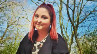 "Уродливая инопланетянка". Женщина написала бестселлер о борьбе с предрассудками