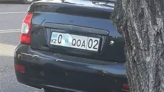 Водитель закрыл номера музыкальным диском в Алматы