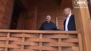 Лукашенко показал свой "любимый дворец"
