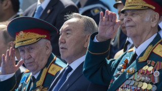 Нурсултан Назарбаев на параде в Москве в 2015 году. © РИА Новости