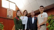 Сирийский стоматолог организовал День Победы в своем городе
