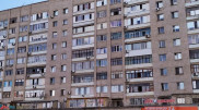 Школьница выпала из окна многоэтажки в Уральске