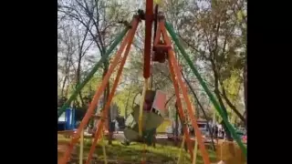 Опасное катание на аттракционе в Усть-Каменогорске сняли на видео