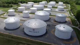 Несколько штатов в США объявили режим ЧС из-за нехватки топлива